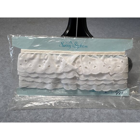 Vintage Sunny Styles White Eyelet Lace Trim 2 yards x 1.5" wide Sewing Craft Sup - Picture 1 of 3